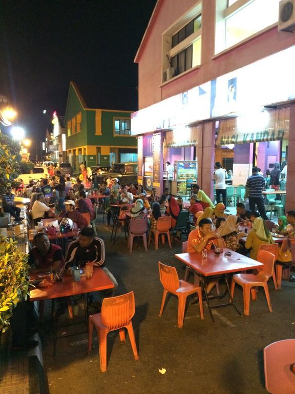 Galaxy Inn לומוט מראה חיצוני תמונה